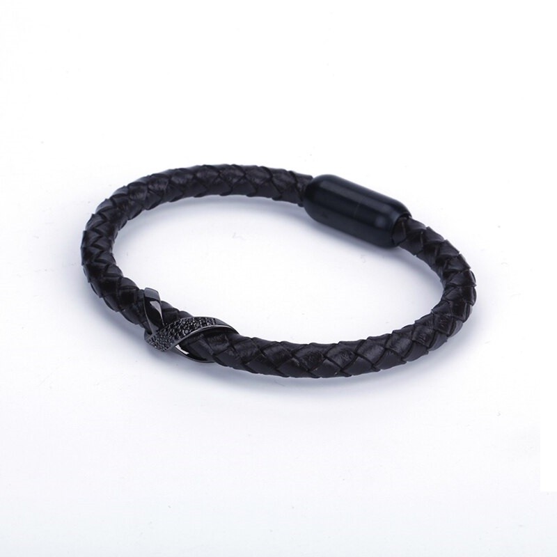 Черный кожаный браслет плетеный с символом бесконечности