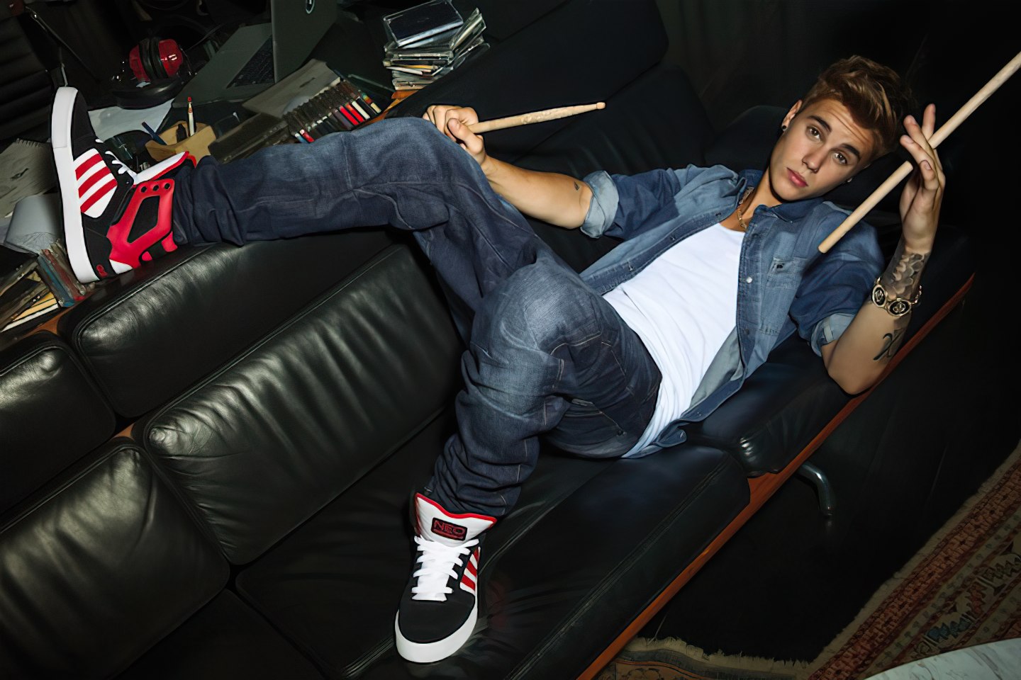 Адидас певец. Джастин Бибер. Justin Bieber adidas Neo. Justin Bieber adidas. Justin Bieber 2013 одежда.