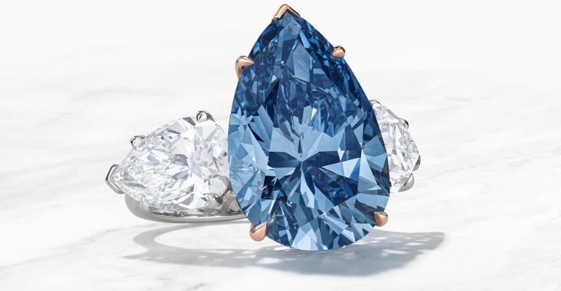 Редкий голубой бриллиант