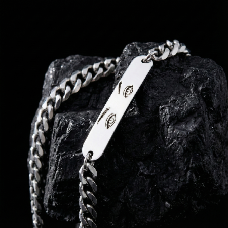 Браслет с цепочкой с глазами